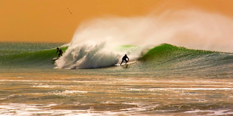Tecnologia artificial acelera pranchas de surf e revoluciona treinos 