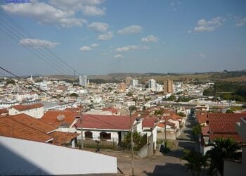 Você vai se emocionar ao visitar a cidade que revelou o Rei do Futebol
