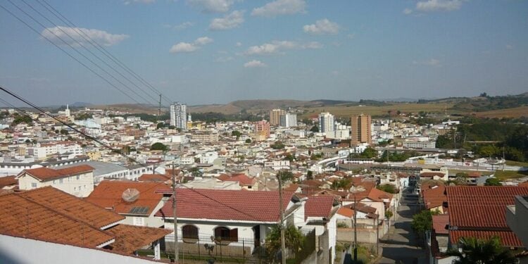 Você vai se emocionar ao visitar a cidade que revelou o Rei do Futebol