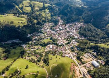 Essa pequena cidade mineira está entre as mais queridas do Brasil em 2025