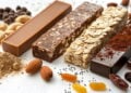 Barras de proteína são saudáveis mesmo? Descubra os prós e contras