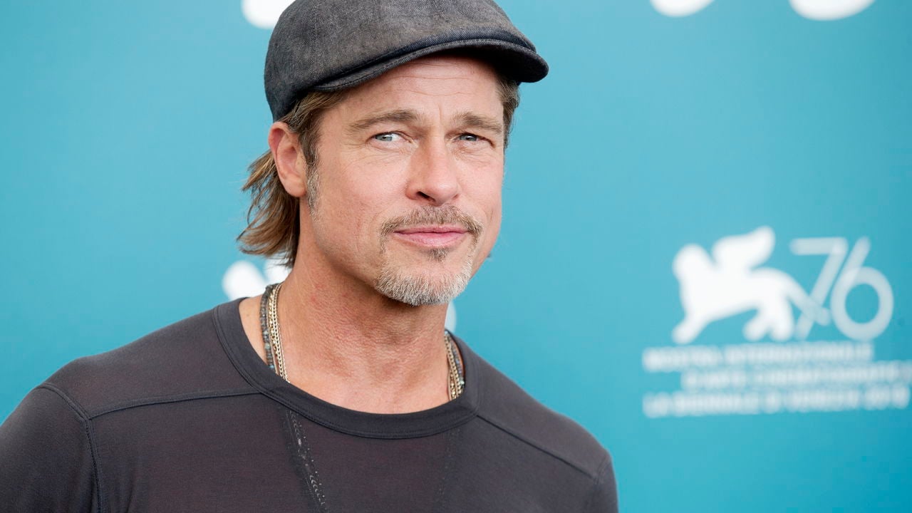 F1 mistura ação e emoção com brad pitt como ex-piloto que retorna às pistas