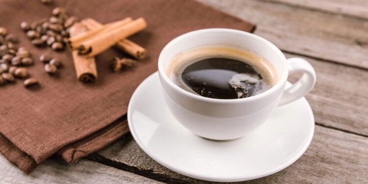 Cafeína no pré-treino: como melhorar o desempenho físico com segurança