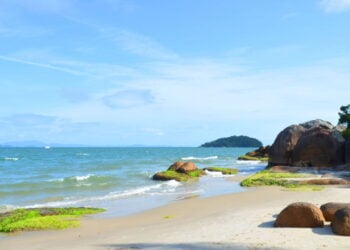 O destino mais luxuoso de Florianópolis combina praia, festas e sofisticação