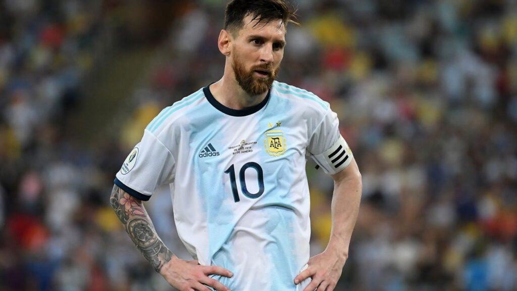 A cidade que guarda os passos de Messi antes da fama