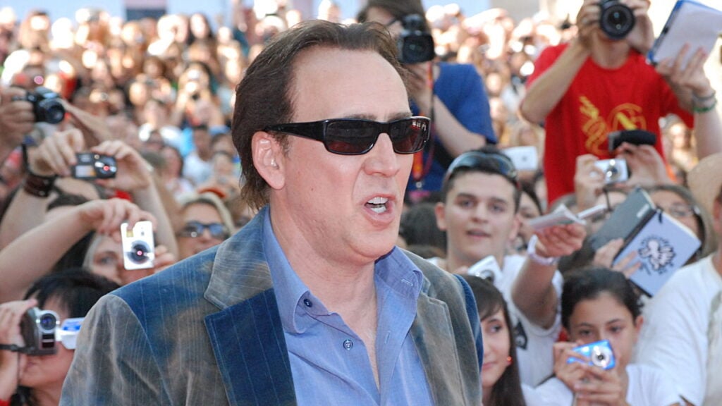 "O surfista" traz Nicolas Cage em momento inesquecível com rato na boca