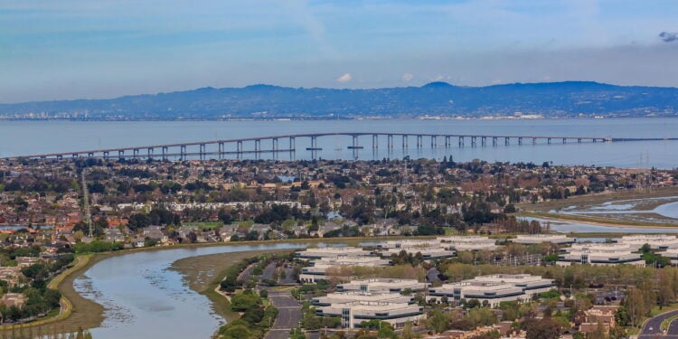 A cidade onde Tom Brady nasceu guarda paisagens incríveis e uma forte cultura esportiva