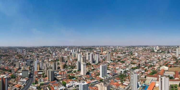 Essa cidade virou o refúgio preferido de quem quer economizar e viver bem
