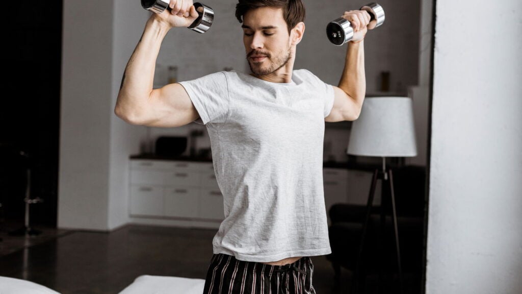 5 exercícios que transformam seus bíceps de forma rápida e segura