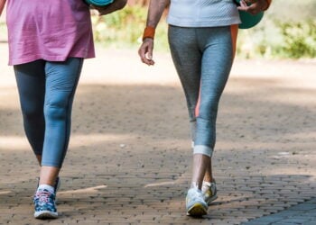Caminhar faz crescer músculos e queimar gordura com eficiência