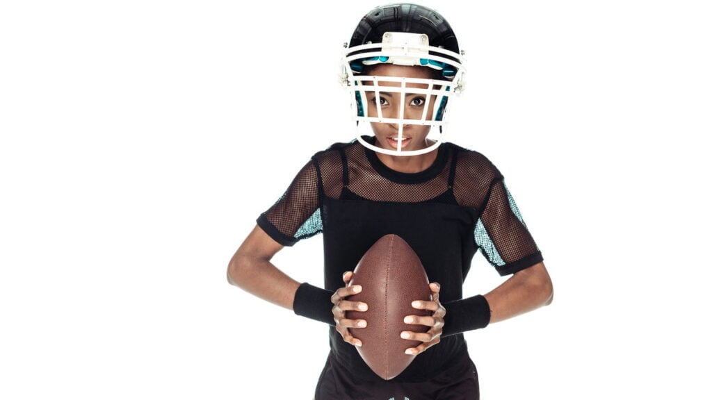 Como os capacetes modernos ajudam a prevenir lesões cerebrais na NFL