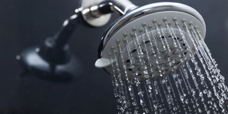 Você está tomando banho na hora errada? O que a ciência revela pode te surpreender