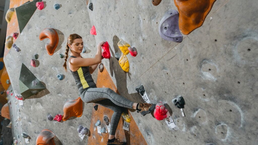 Modalidade olímpica, escalada atrai novos praticantes