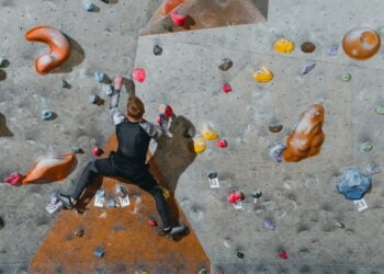 Modalidade olímpica, escalada atrai novos praticantes