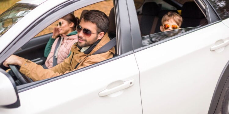 Alivie a tensão após longas viagens com alongamentos!