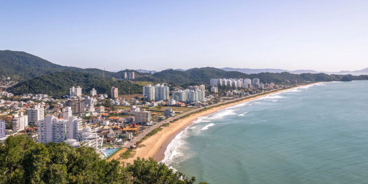 O litoral de Santa Catarina esconde um destino que virou tendência nacional