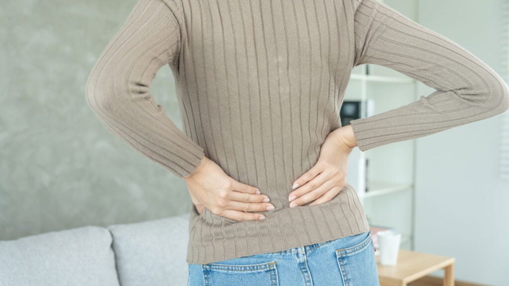 Melhore sua lombar com exercícios fáceis em casa!