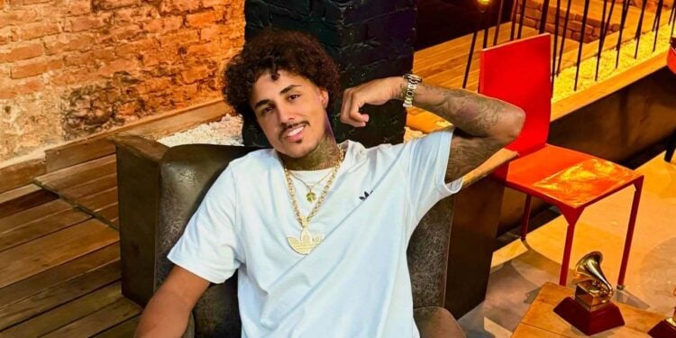 Você vai se surpreender com o time do coração de MC Livinho!