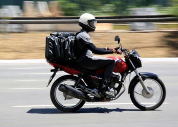 Fortaleça seu pescoço e aumente sua segurança ao usar capacete!