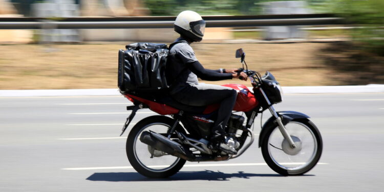 Fortaleça seu pescoço e aumente sua segurança ao usar capacete!