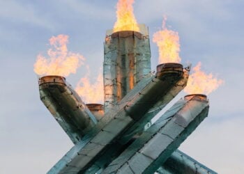 Por que a pira olímpica de 2024 deixou o fogo de lado e surpreendeu fãs