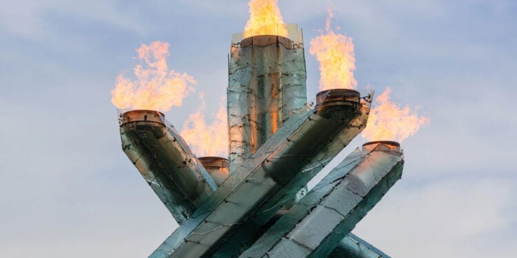 Por que a pira olímpica de 2024 deixou o fogo de lado e surpreendeu fãs