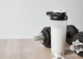 Consumir proteína antes de dormir ajuda no aumento da massa muscular?