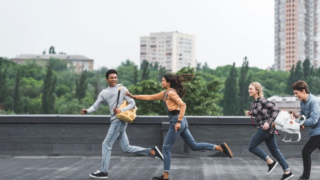 Treinar de jeans é loucura ou estilo? Veja o que dizem os especialistas