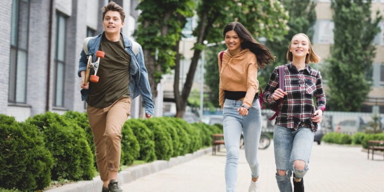 Treinar de jeans é loucura ou estilo? Veja o que dizem os especialistas