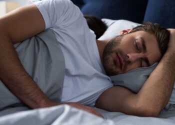 O que você come à noite pode estar sabotando seu descanso