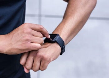 Tag Heuer aposta no golfe com smartwatch que analisa seu desempenho em campo
