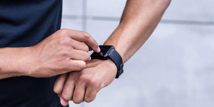 Tag Heuer aposta no golfe com smartwatch que analisa seu desempenho em campo