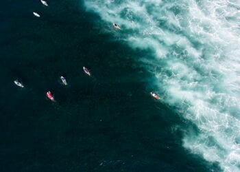 Sensores e inteligência artificial aprimoram a destreza dos surfistas