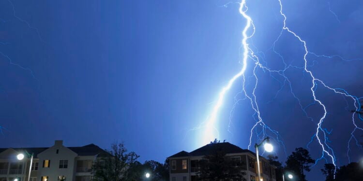 Tempestade de Raios - Créditos: depositphotos.com / jcpjr1111