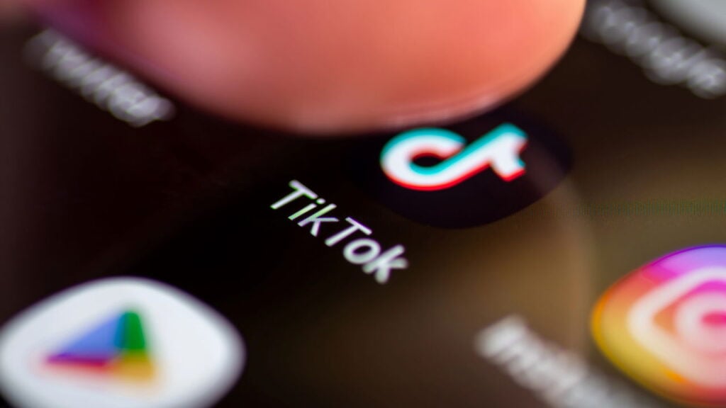 O celular está destruindo sua saúde mental e você ainda não notou