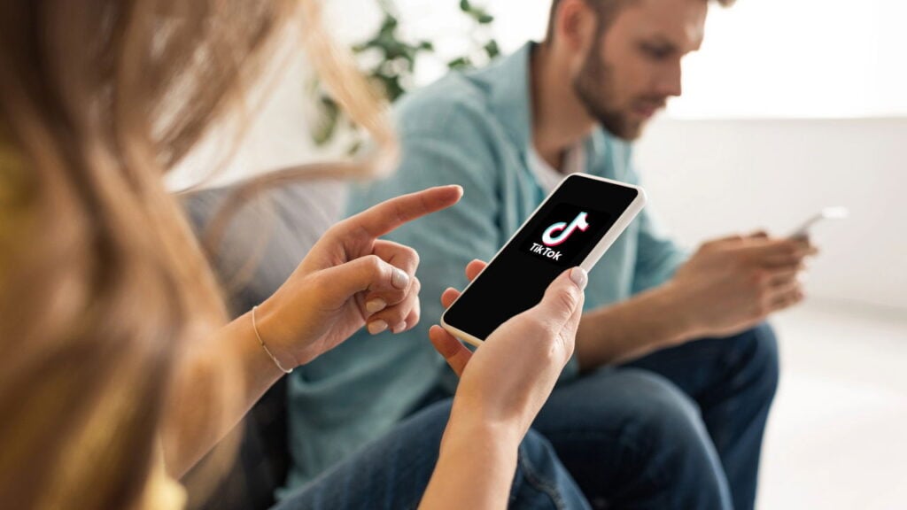 O TikTok quer mudar o hábito noturno dos adolescentes e começou assim