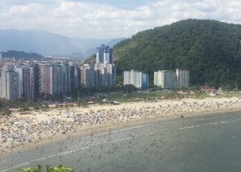 Vista de tirar o fôlego e história em cada canto da Baixada