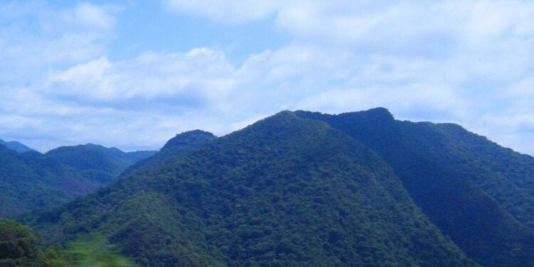 Um paraíso escondido entre matas e cavernas que poucos conhecem