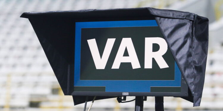 Do VAR à IA, a revolução invisível na arbitragem esportiva
