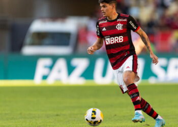 Flamengo ditando tendências na moda urbana em 2025
