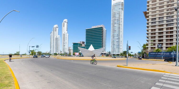 A cidade que revelou Messi e Di María tem muito mais do que futebol