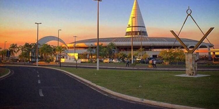 Esta cidade do interior revelou o atleta que surpreendeu o mundo no salto com vara
