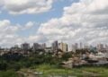 Como esssa cidade transformou um menino em primeiro brasileiro da elite da NBA