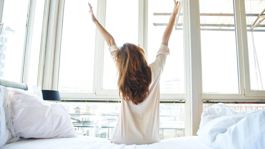 Comece o dia com exercícios leves para saúde e bem-estar!