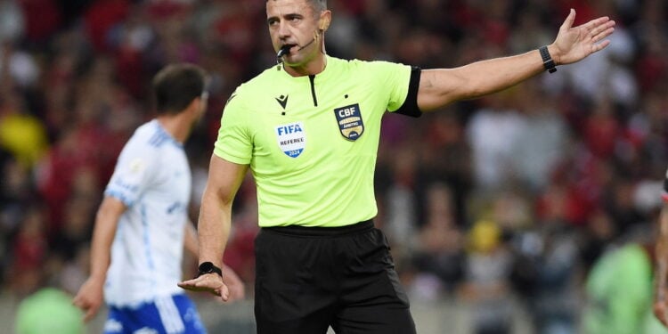 Vai ter árbitro ou só tecnologia? O futuro da arbitragem esportiva