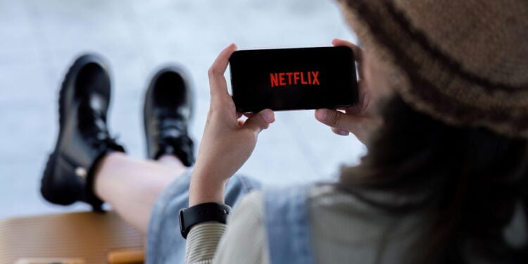 Jovens se apaixonam por esporte após maratonar séries no streaming