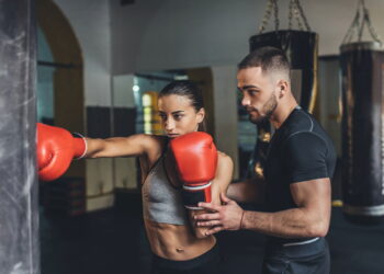 Boxe emagrece, alivia o estresse e melhora a autoestima de forma rápida