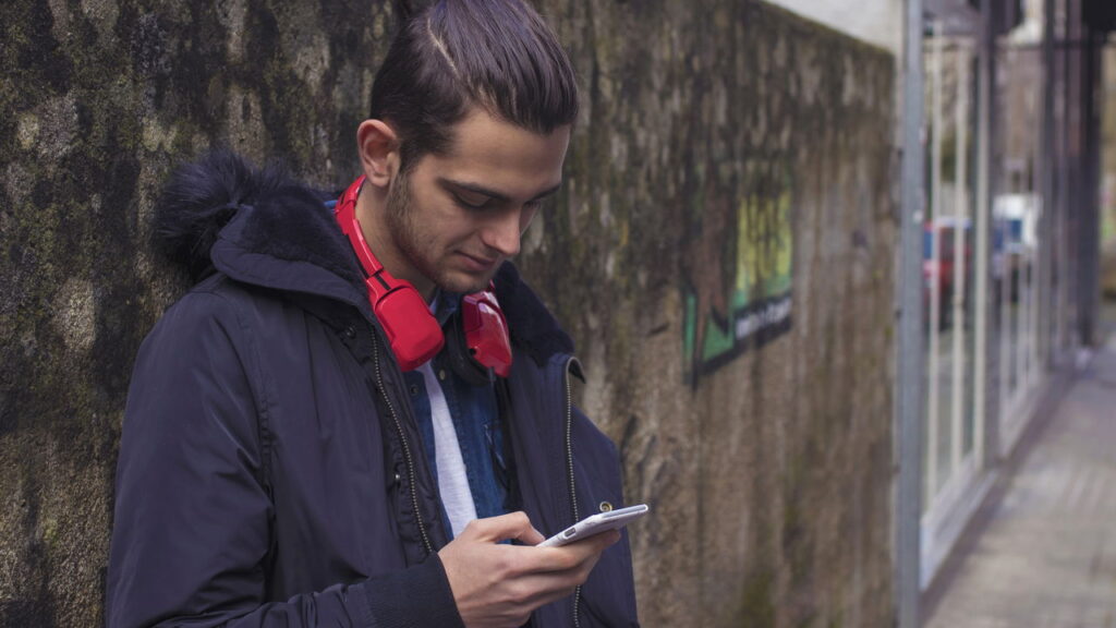 A conexão que faltava entre atletas e torcedores começa com uma notificação