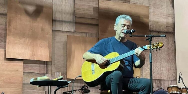 Você sabia que Chico Buarque tem uma história com o futebol?