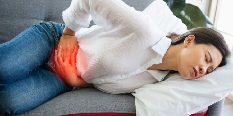 Veja como exercícios simples podem aliviar suas cólicas menstruais!